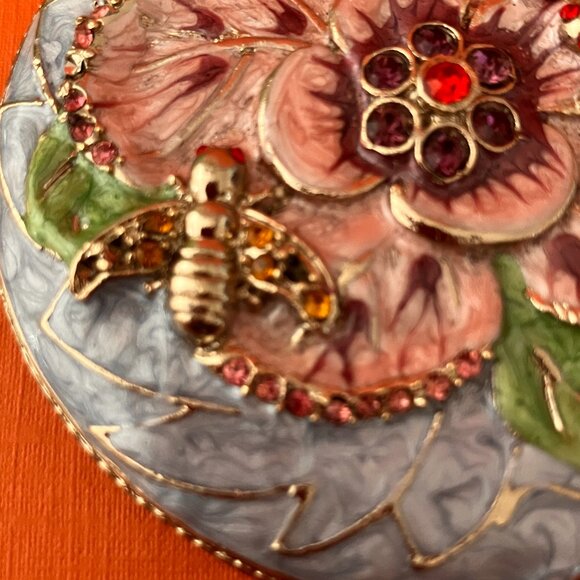 Vintage Enamel Compact: Jewelled Dragonfly & Bee, Double Mirror - Picture 4 of 9